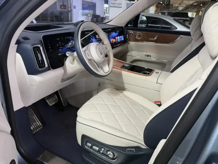 Aito M9 2026 Model Extended Range Ultra VI seat Edition – фото 7