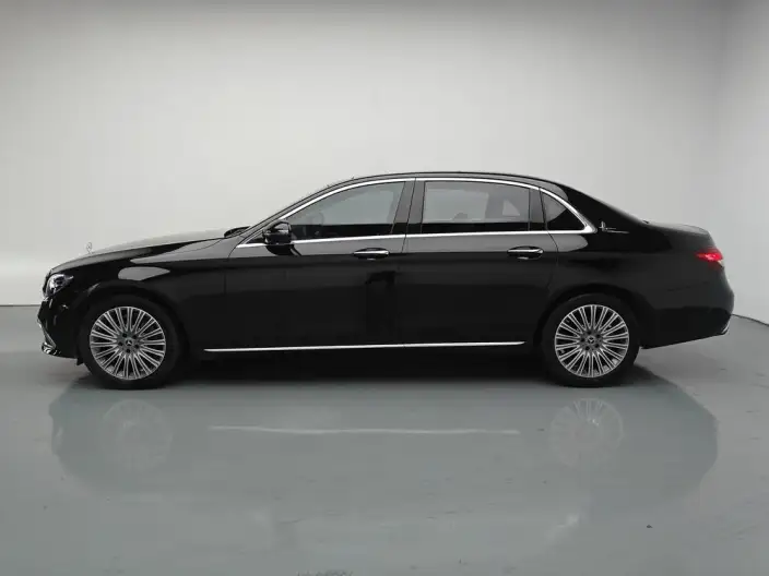 Mercedes-Benz E-Class 2023 Model E 300 L Luxury Model sedan – фото 4