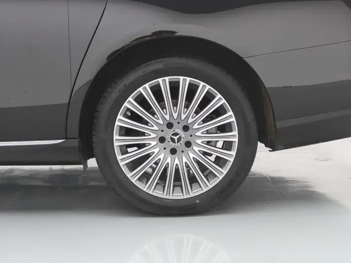 Mercedes-Benz E-Class 2023 Model E 300 L Luxury Model sedan – фото 9