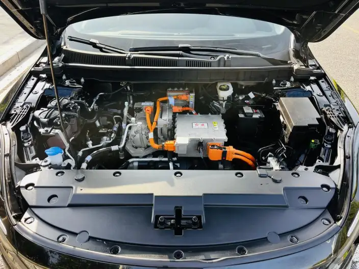 Hongqi E-QM5 2024 Model 560KM PLUS Edition 100kW – фото 8