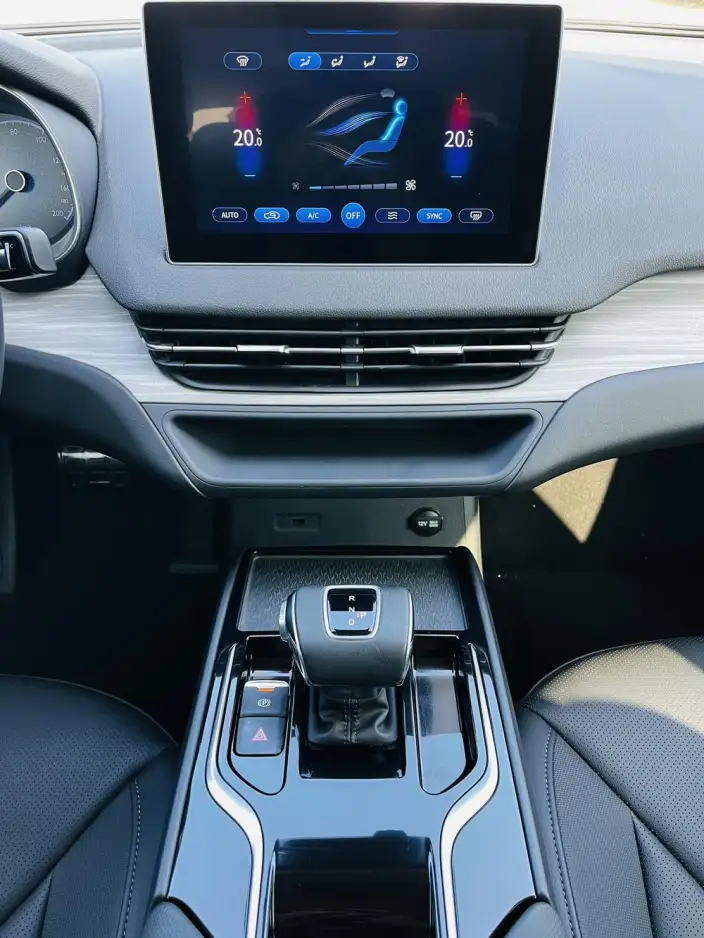 Hongqi E-QM5 2024 Model 560KM PLUS Edition 100kW – фото 9
