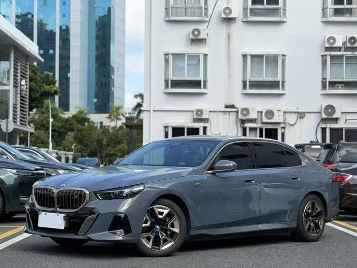 BMW i5 2024 Model eDrive35L Exclusive Model M Sports Set – фото 1