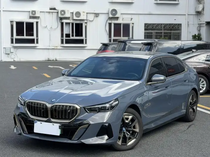 BMW i5 2024 Model eDrive35L Exclusive Model M Sports Set – фото 5