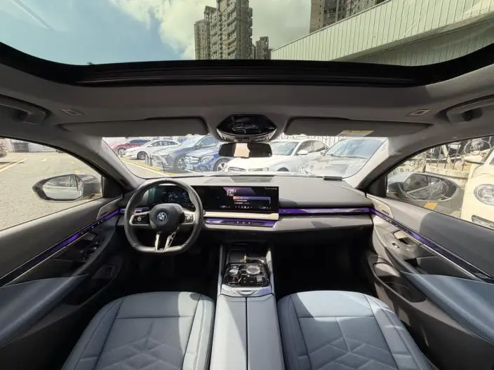 BMW i5 2024 Model eDrive35L Exclusive Model M Sports Set – фото 6