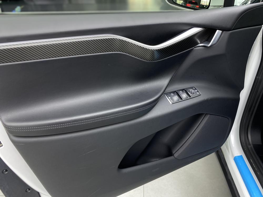 Tesla Model X 2016 90D – фото 18
