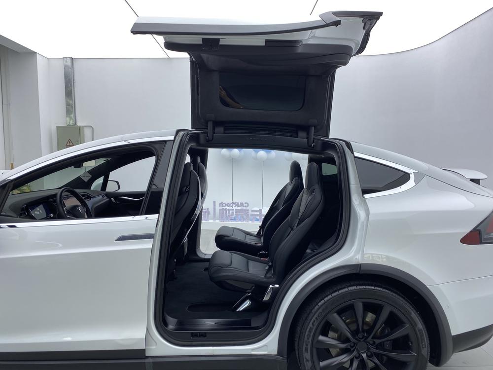 Tesla Model X 2016 90D – фото 30