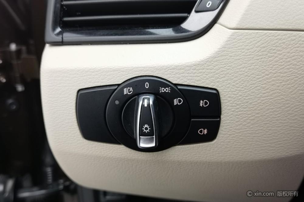 BMW X1 2014 модификация sDrive18i X Design Set – фото 17