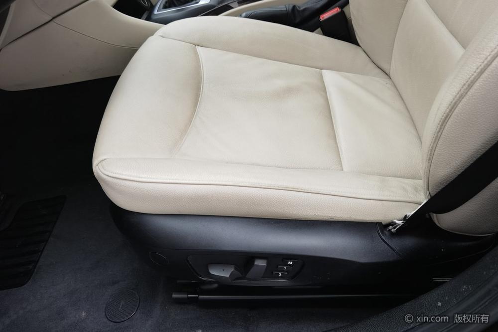 BMW X1 2014 модификация sDrive18i X Design Set – фото 19