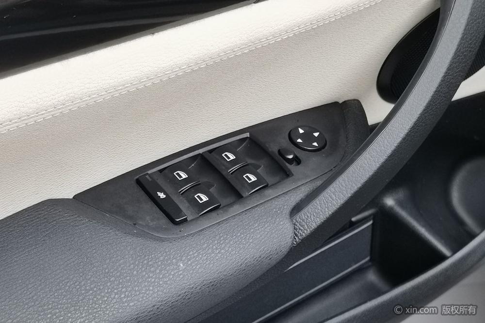 BMW X1 2014 модификация sDrive18i X Design Set – фото 23