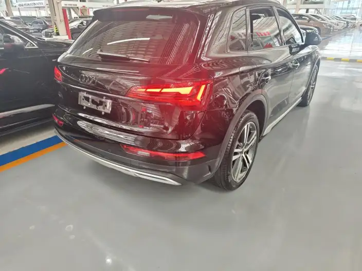 Audi Q5L 2023 Model 40T Luxury Dynamic Model – фото 3