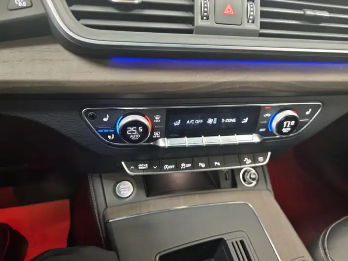 Audi Q5L 2023 Model 40T Luxury Dynamic Model – фото 4