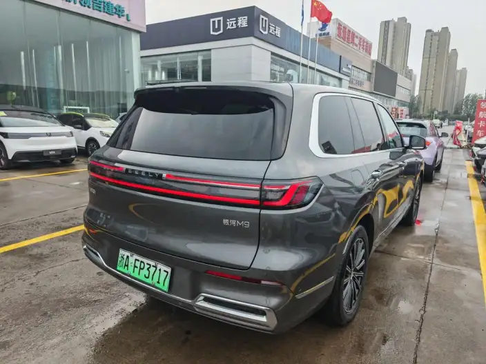Geely M9 2025 Model 210km 4WD Pilot Edition