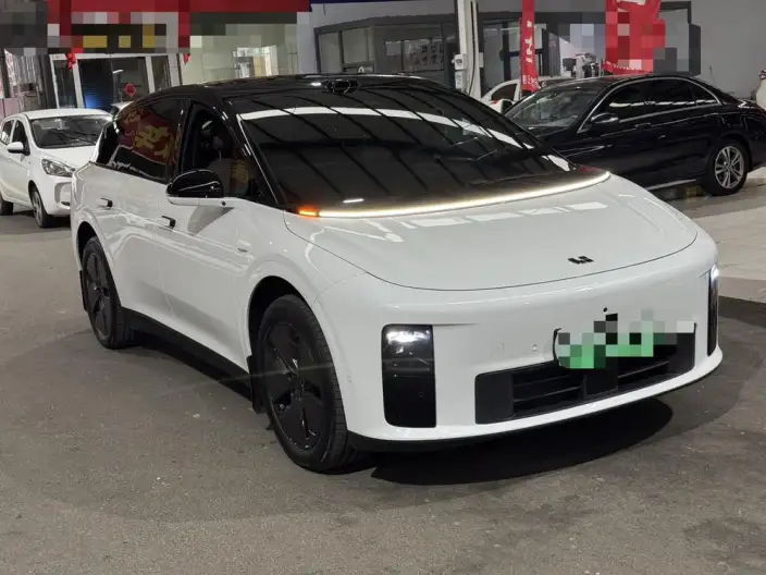 Li Auto i6 2025 Model 2WD Standard Edition – фото 3