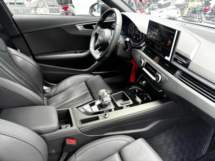 Audi A4 L 2023 Model 40 TFSI Luxury Dynamic Model – фото 9