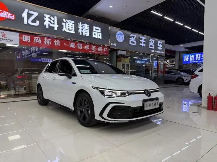 Volkswagen Golf 2023 Model 280TSI DSG R-Line – фото 3