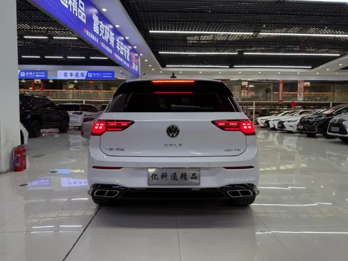 Volkswagen Golf 2023 Model 280TSI DSG R-Line – фото 5