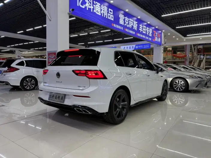 Volkswagen Golf 2023 Model 280TSI DSG R-Line – фото 6
