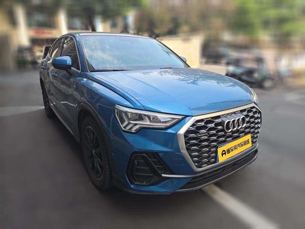 AUDI Q3 Sportback Модель 2020 года 45 TFSI quattro Luxury – фото 3