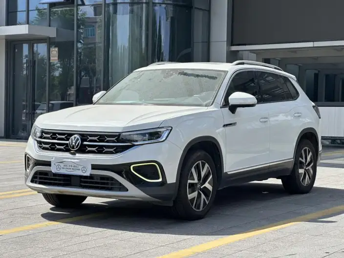 Volkswagen Tayron 2023 Model 300TSI 2WD Luxury Plus Advanced version – фото 1