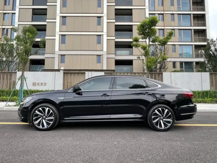 Volkswagen Passat 2023 Model Facelift 330TSI Elite Edition – фото 4