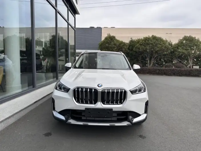 BMW X1 2026 Model sDrive25Li X Design Set – фото 2