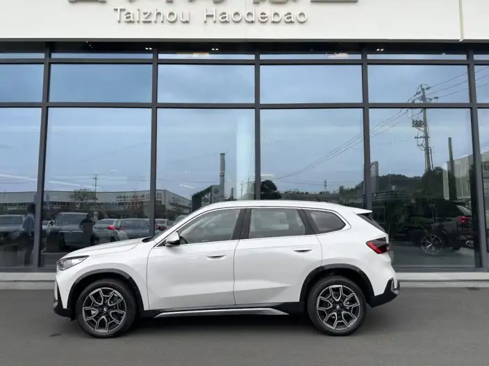 BMW X1 2026 Model sDrive25Li X Design Set – фото 3