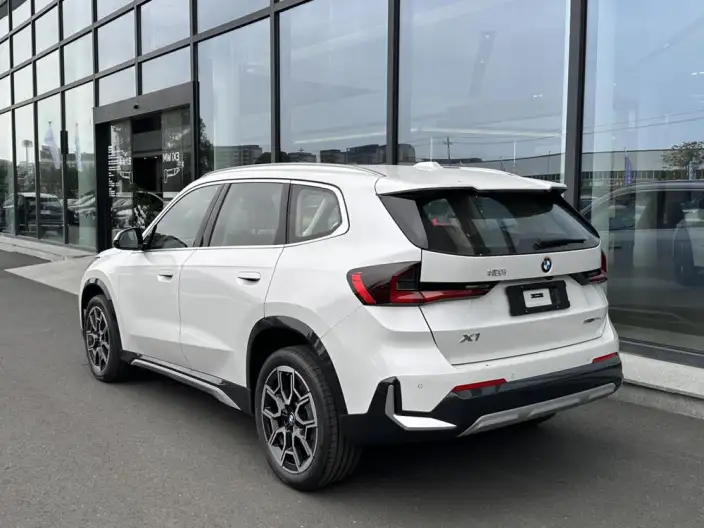 BMW X1 2026 Model sDrive25Li X Design Set – фото 4
