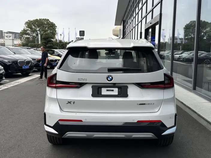 BMW X1 2026 Model sDrive25Li X Design Set – фото 5