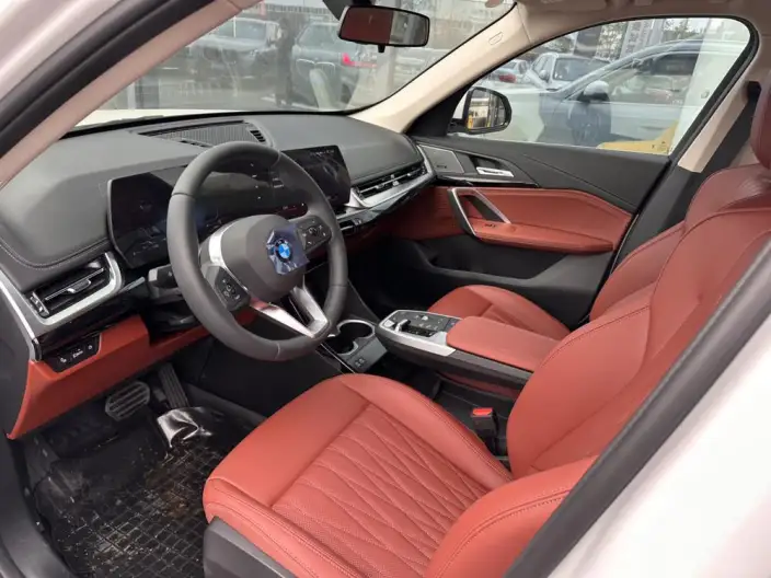 BMW X1 2026 Model sDrive25Li X Design Set – фото 9