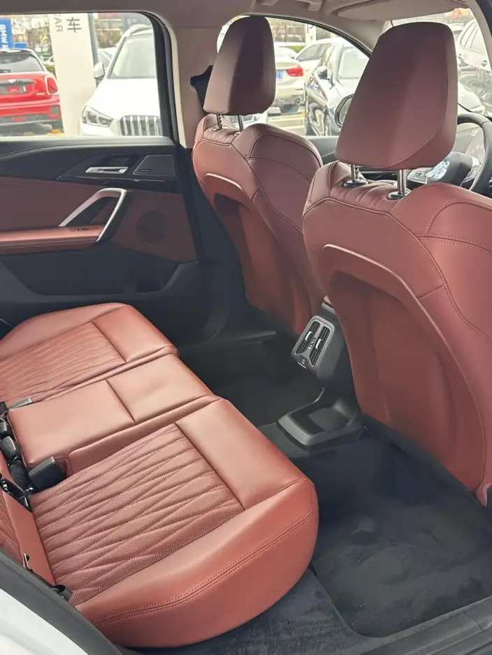 BMW X1 2026 Model sDrive25Li X Design Set – фото 10