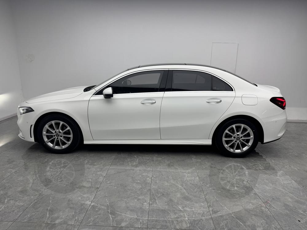 Mercedes-Benz A-class Модель 2022 года комплектация A 200 L Sports sedan Fashion Edition