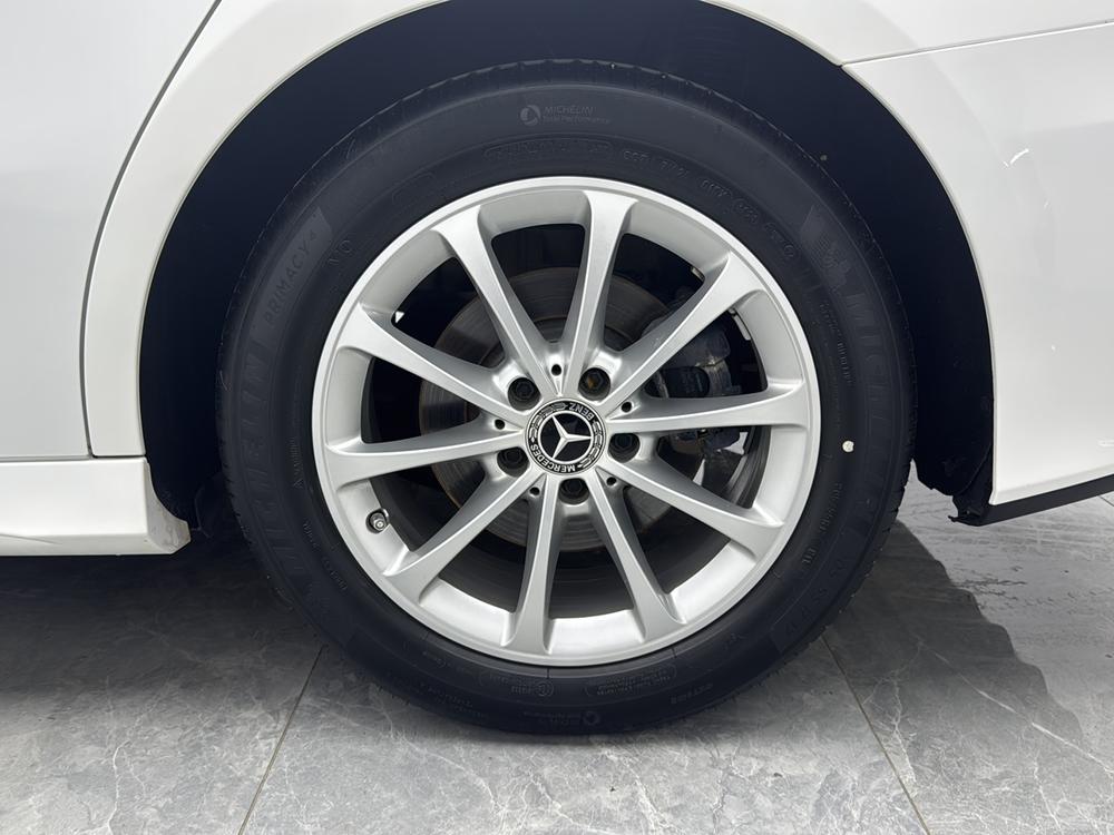 Mercedes-Benz A-class Модель 2022 года комплектация A 200 L Sports sedan Fashion Edition – фото 9