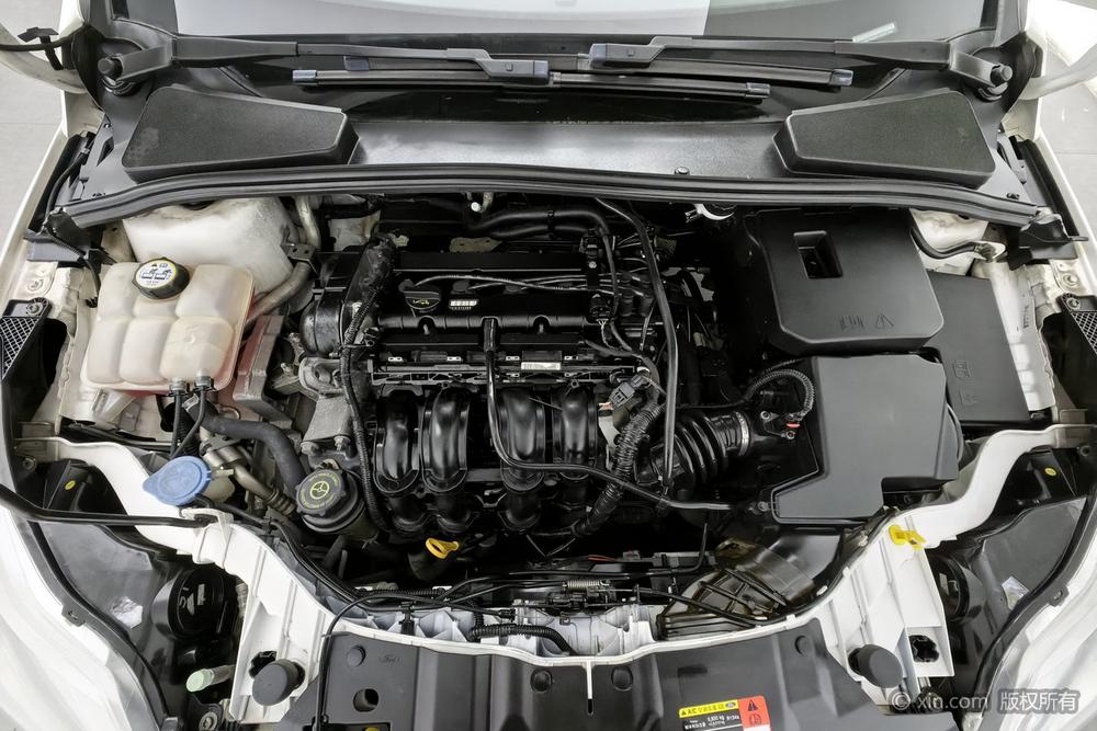 Ford Focus Sedan 2012 1.6L Automatic Comfort – фото 5