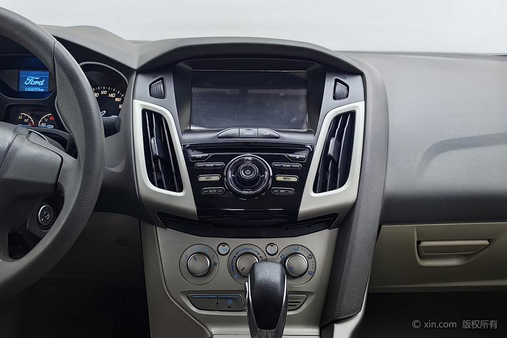 Ford Focus Sedan 2012 1.6L Automatic Comfort – фото 13