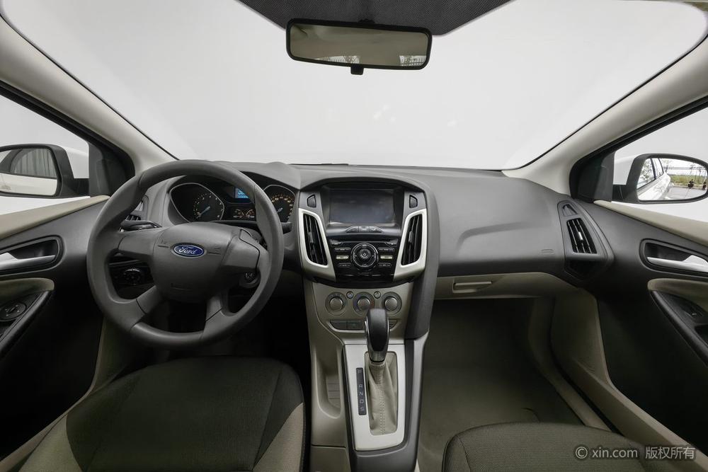 Ford Focus Sedan 2012 1.6L Automatic Comfort – фото 14