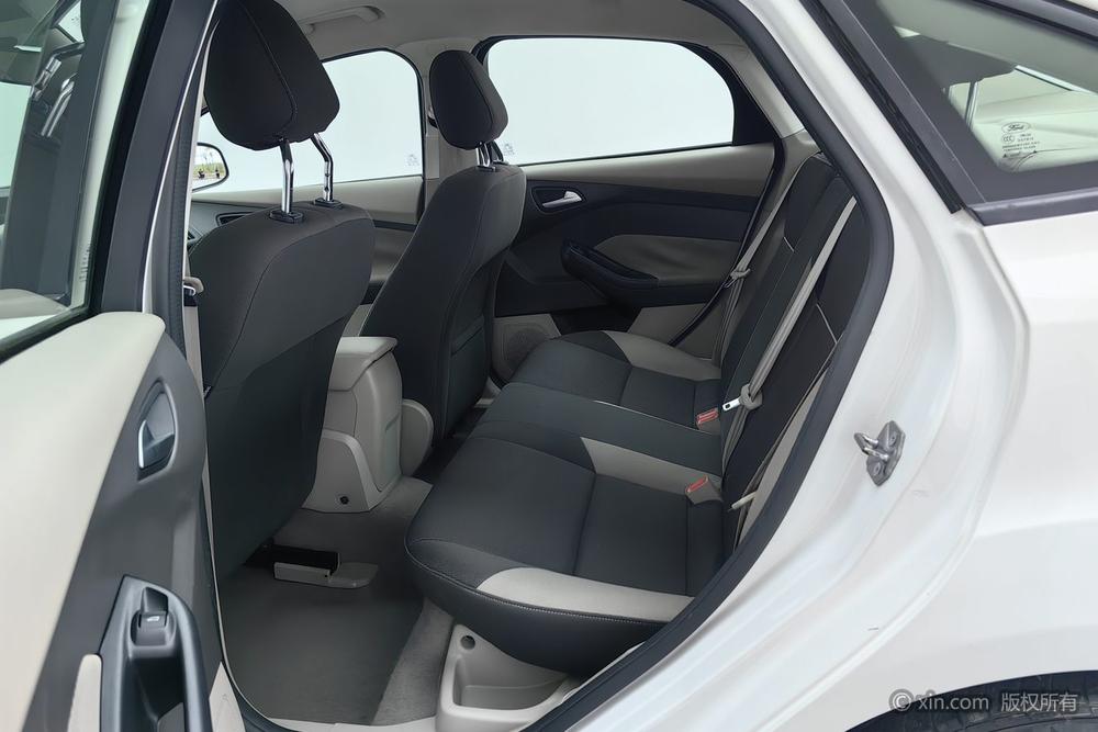 Ford Focus Sedan 2012 1.6L Automatic Comfort – фото 20
