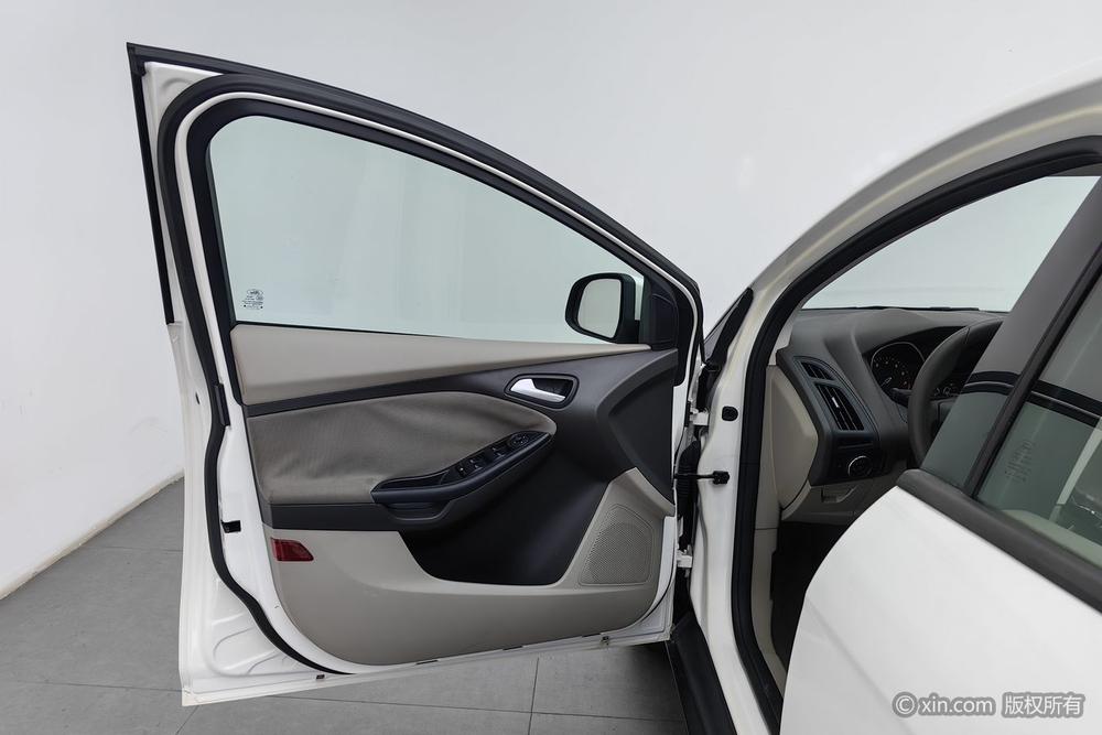 Ford Focus Sedan 2012 1.6L Automatic Comfort – фото 22