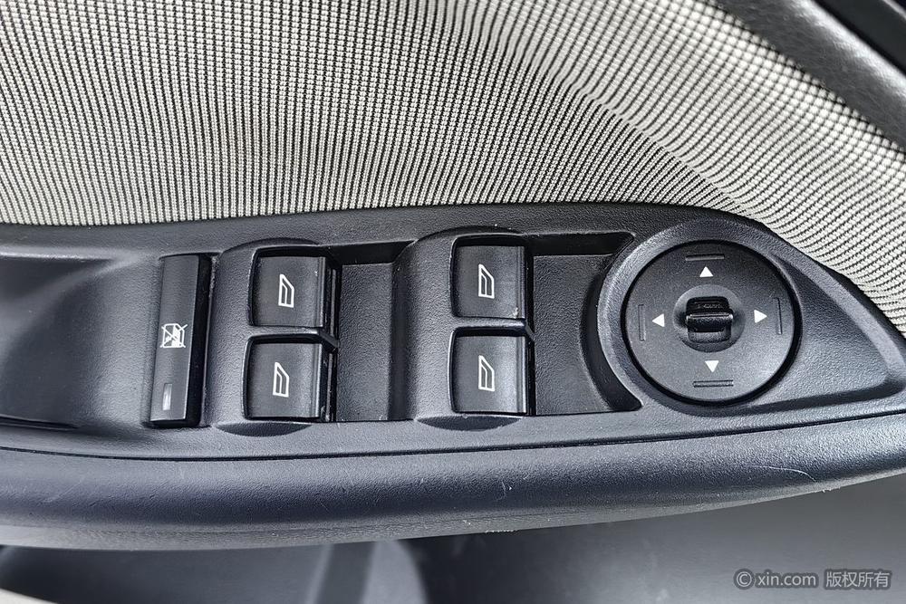 Ford Focus Sedan 2012 1.6L Automatic Comfort – фото 23