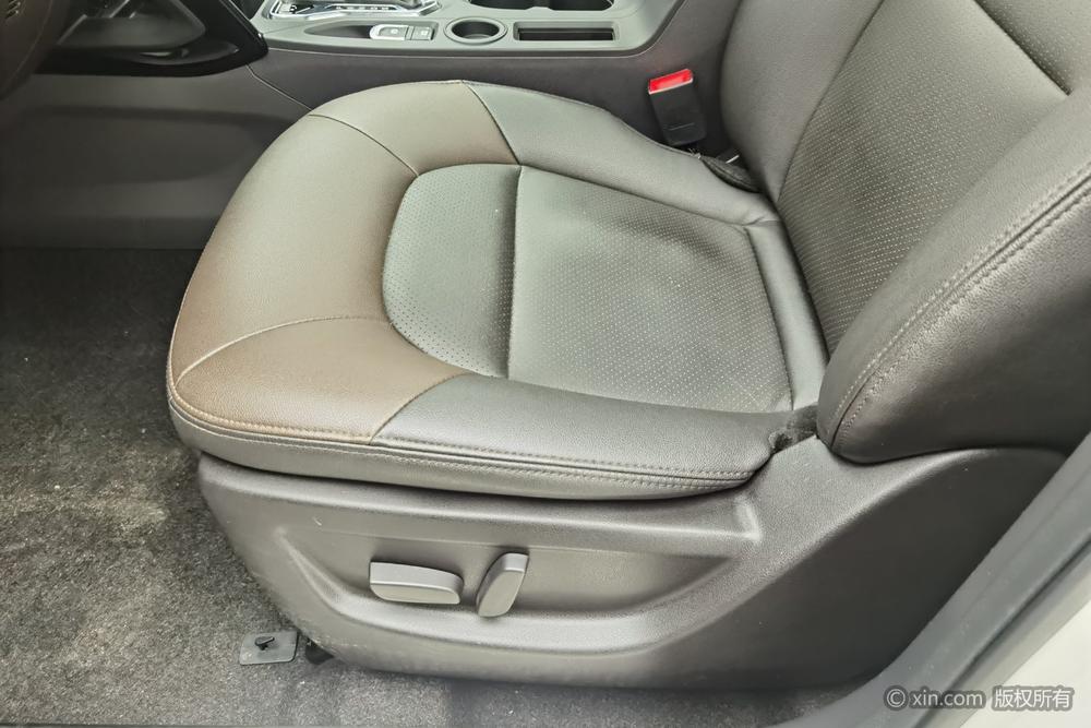 GAC GS4 2017 235T Automatic 2WD Luxury Connected – фото 18
