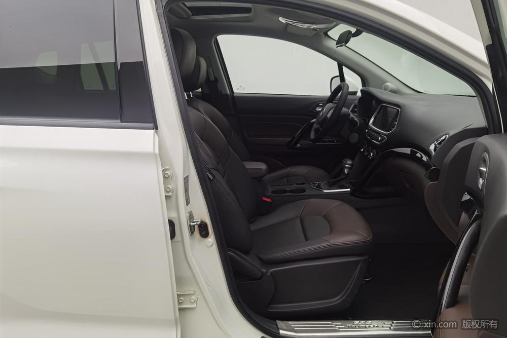 GAC GS4 2017 235T Automatic 2WD Luxury Connected – фото 24