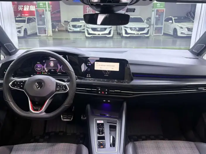 Volkswagen Golf GTI 2021 Model 380TSI DSG GTI – фото 8