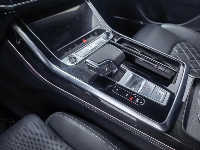 Audi Q8 2022 Model 55 TFSI Exclusive Dynamic Model – фото 7