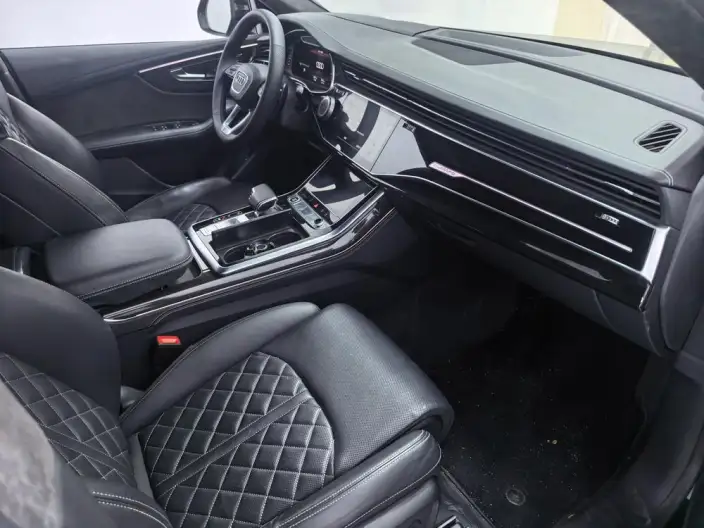 Audi Q8 2022 Model 55 TFSI Exclusive Dynamic Model – фото 8