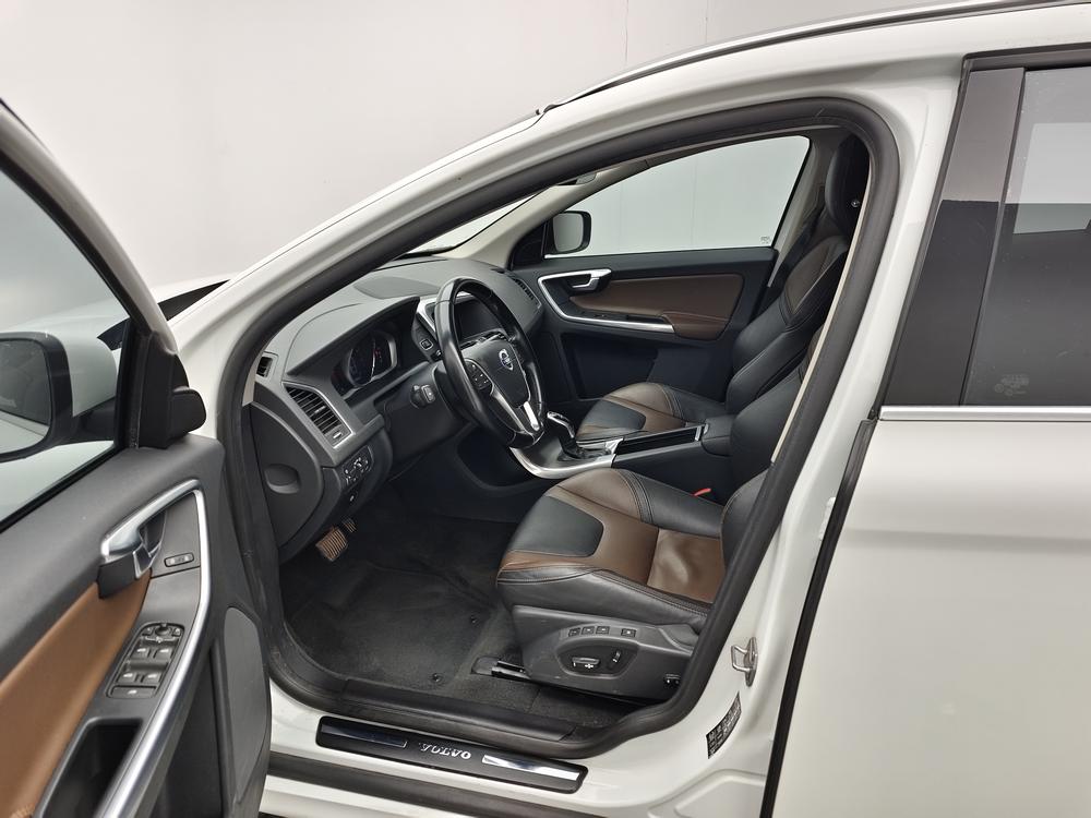 Volvo XC60 2015 T5 AWD Smart Far – фото 17