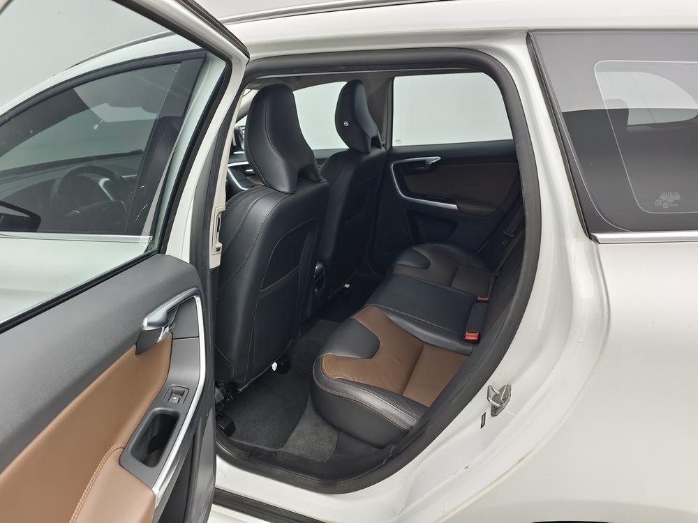 Volvo XC60 2015 T5 AWD Smart Far – фото 18