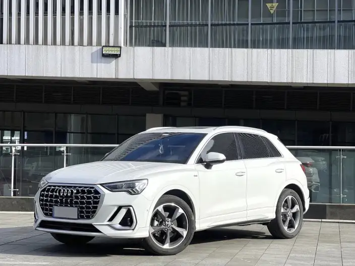 AUDI Q3 2024 Model 35 TFSI Fashion Dynamic Model