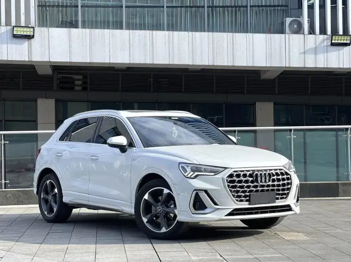 AUDI Q3 2024 Model 35 TFSI Fashion Dynamic Model