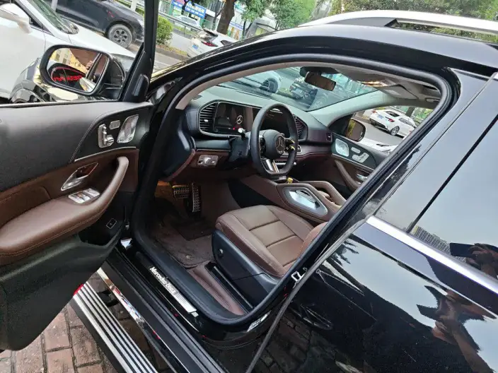 Mercedes-Benz GLS 2025 Model GLS 450 4MATIC Fashion Model – фото 5