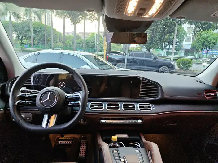 Mercedes-Benz GLS 2025 Model GLS 450 4MATIC Fashion Model – фото 6
