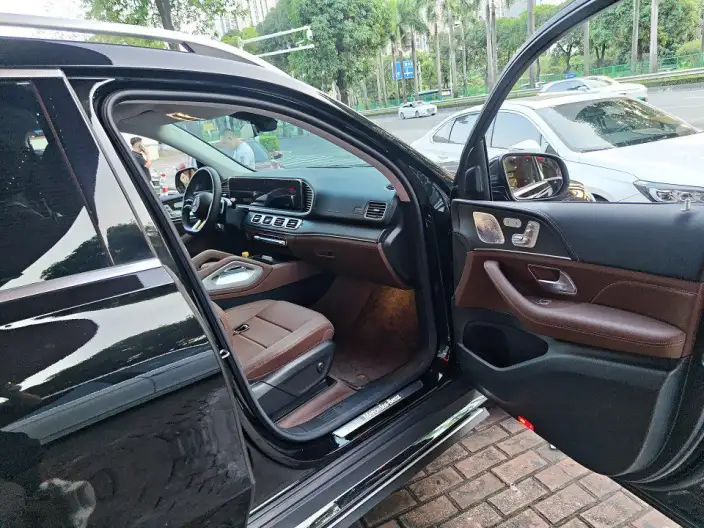 Mercedes-Benz GLS 2025 Model GLS 450 4MATIC Fashion Model – фото 8